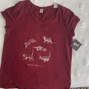 Women's Short Sleeve T-shirt
Red wine color
Size M
New with tags